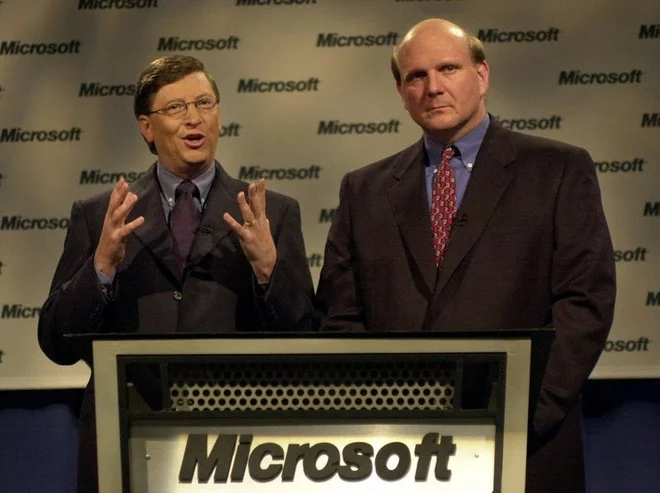 Bill Gates và Nhà đồng sáng lập Microsoft trong buổi diễn thuyết - Người Tiên Phong