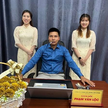 Giám đốc Lộc Fuho tại văn phòng công ty