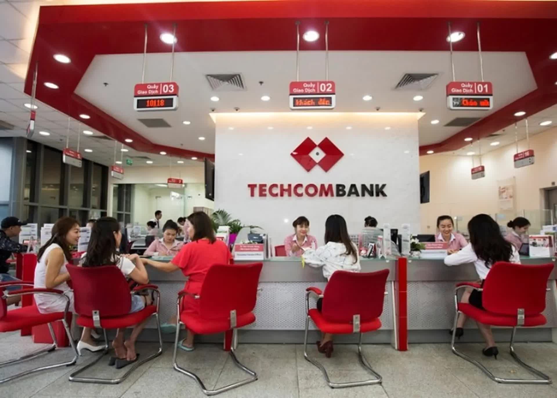 Lịch Sử Hình Thành Ngân Hàng Techcombank và Hành Trình Bứt Phá Tài Chính Số Hàng Đầu 1993 11 Phòng giao dịch ngân hàng Techcombank - Người Tiên Phong