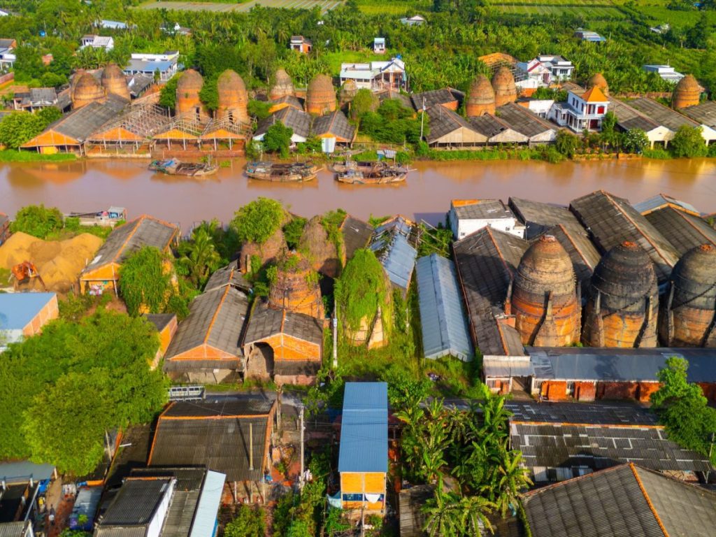 Lò gạch huyện Măng Thít tỉnh Vĩnh Long - Người Tiên Phong